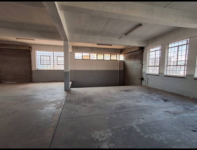 900M² WAREHOUSE TO LET IN BENROSE